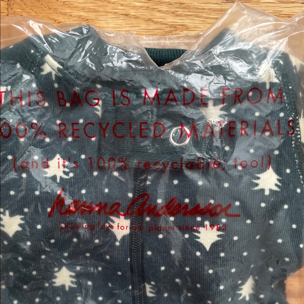 Hanna Andersson Holiday HannaJams™ Footed Sleeper - Picture 7 of 9